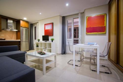 Apartments Holidays 2 Malaga Historic Center