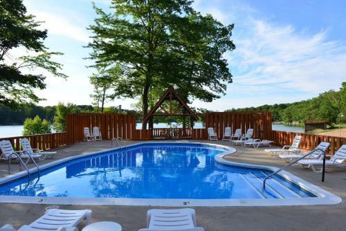 Hotel Sojourn Lakeside Resort
