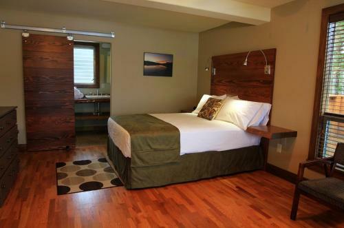 Hotel Sojourn Lakeside Resort