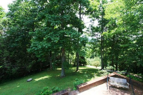Hickory Manor