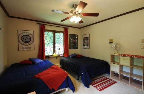 Hickory Manor