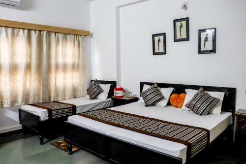Hostal Gadh Ganesh Paying Guest House