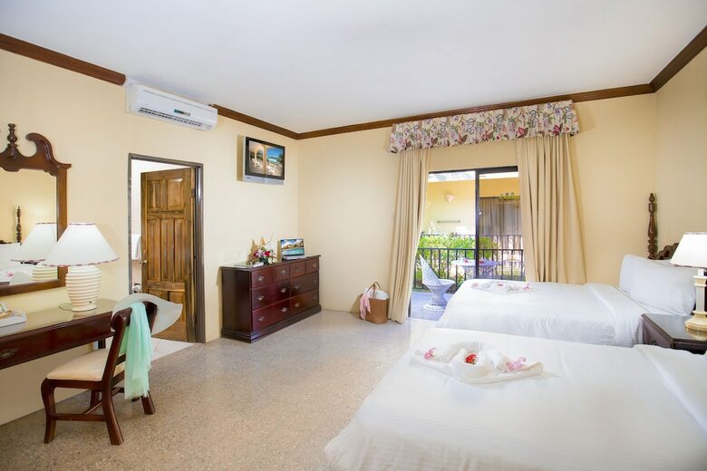 Hotel Rooms On The Beach Negril