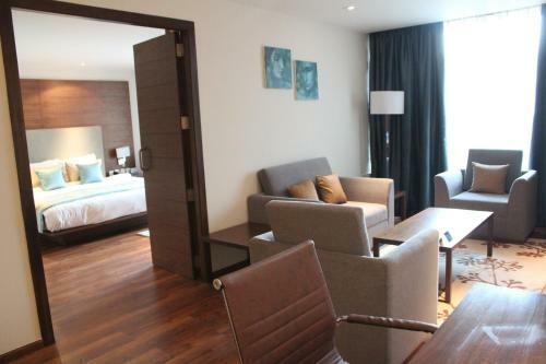 Radisson Blu Plaza Hotel Hyderabad Banjara Hills