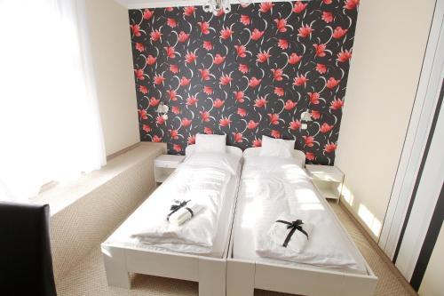 Bed & Breakfast Play Pub �tterem �s Panzi�