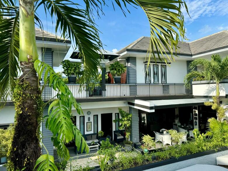 Bed & Breakfast Villa Rumah Putih Abu Abu