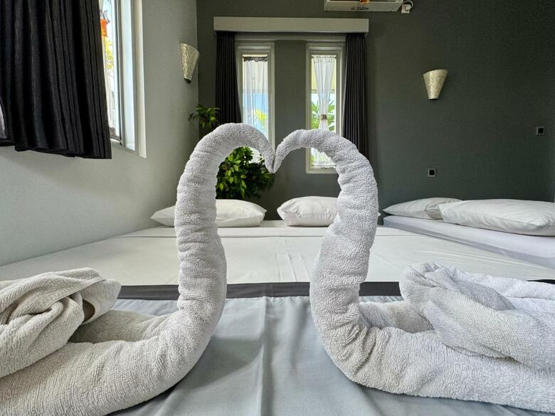Bed & Breakfast Villa Rumah Putih Abu Abu