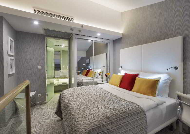 The Sense Deluxe Hotel
