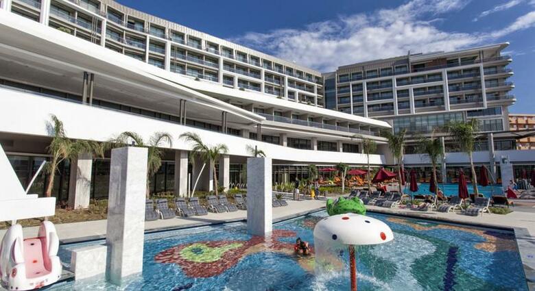 The Sense Deluxe Hotel