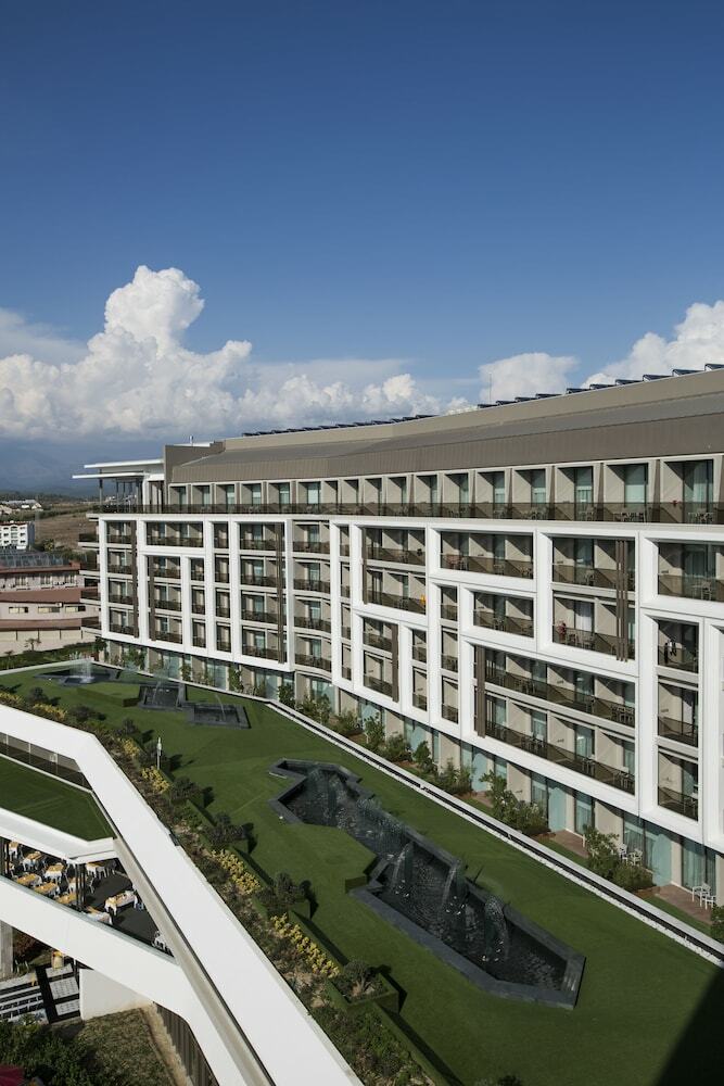 The Sense Deluxe Hotel