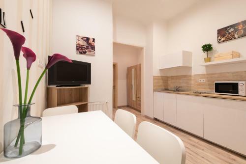 Standard Apartment By Hi5 - West End Center