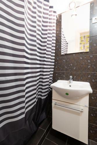Standard Apartment By Hi5 - West End Center