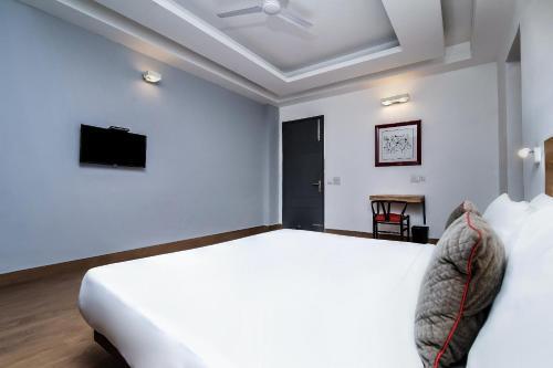 Hostal Oyo Townhouse 003 Southend Sohna Road
