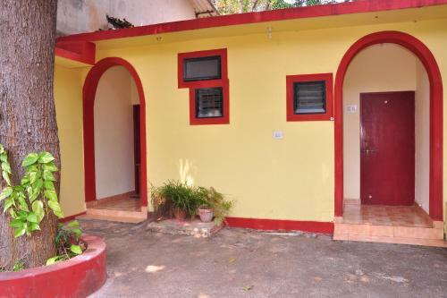 Hostal Castelinho's Home Away From Home