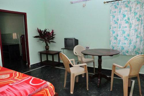 Hostal Castelinho's Home Away From Home