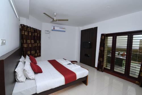Lake View Hotel