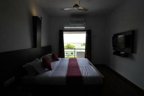 Lake View Hotel