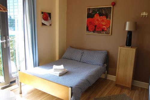 Snoozles Tourist Hostel