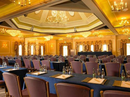 Castlecourt Hotel, Spa & Leisure