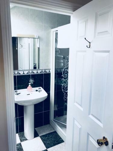 Hostal San Antonio Guesthouse