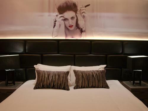 Spanish Arch Hotel