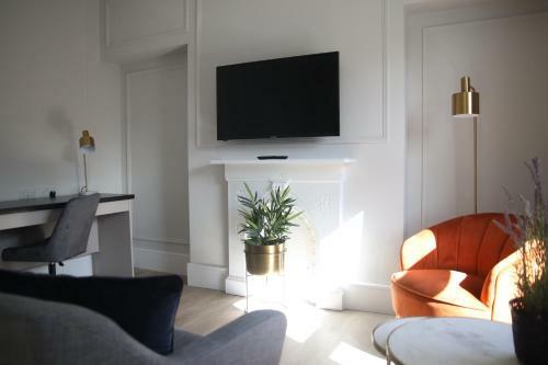 Hostal Crawford Guest House