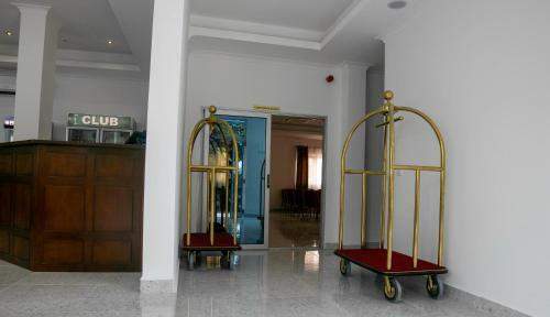 Monarch Hotel