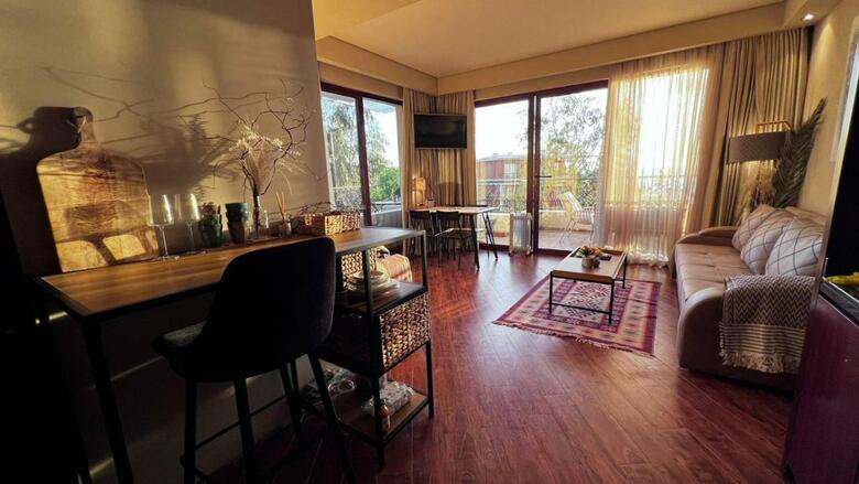 Luxury Dreamland Oasis Apartments