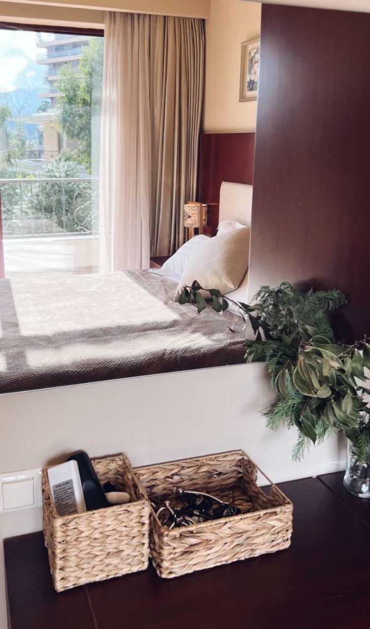 Luxury Dreamland Oasis Apartments