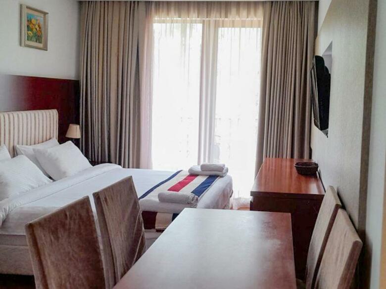 Luxury Dreamland Oasis Apartments