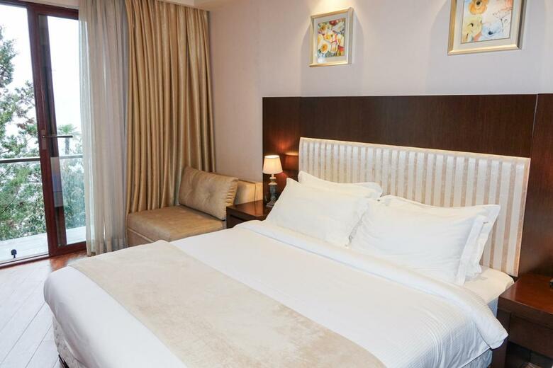 Luxury Dreamland Oasis Apartments