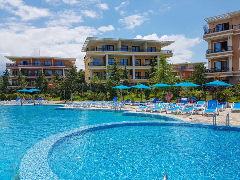 Luxury Dreamland Oasis Apartments