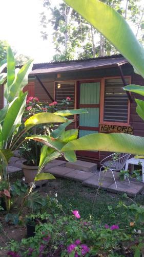 Hotel Secret Cabins At Firefly Beach Cottage