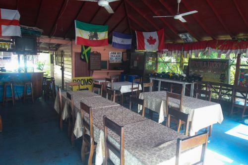 Jahb's Cottages Of Negril
