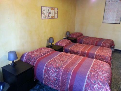 Hostal A Due Passi Dal Treno Affittacamere