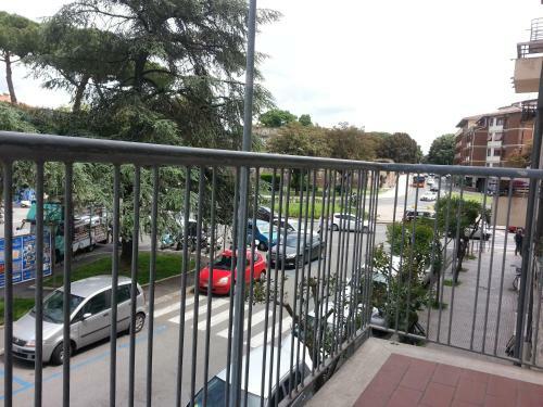 Hostal A Due Passi Dal Treno Affittacamere