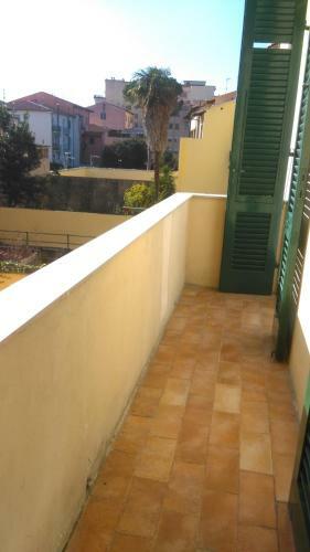 Hostal A Due Passi Dal Treno Affittacamere