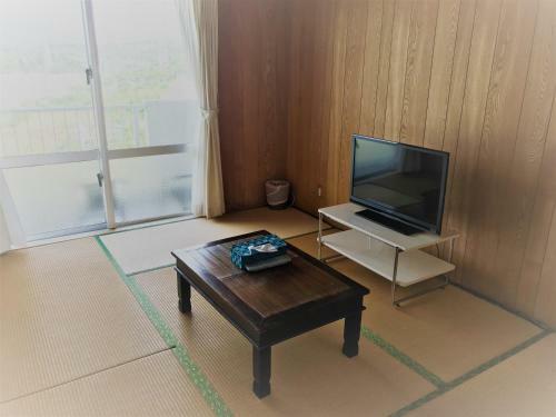 Hostal Pension Crystal Inn Onna