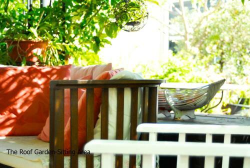Apartment With Roof Garden