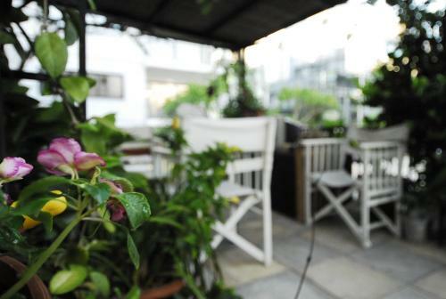 Apartment With Roof Garden