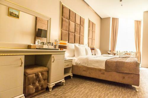 Grand Sapphire Hotel