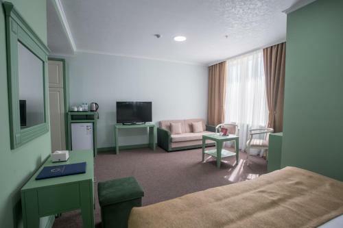 Grand Sapphire Hotel