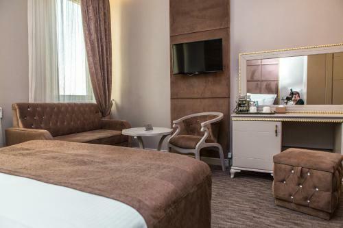 Grand Sapphire Hotel
