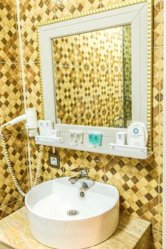 Grand Sapphire Hotel