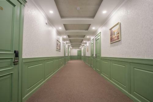 Grand Sapphire Hotel