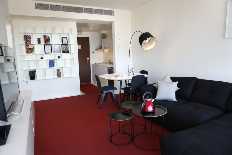 1866 Court & Suites Hotel