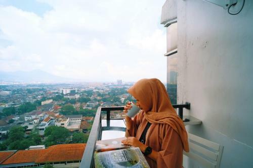Inap At Capsule Hostel