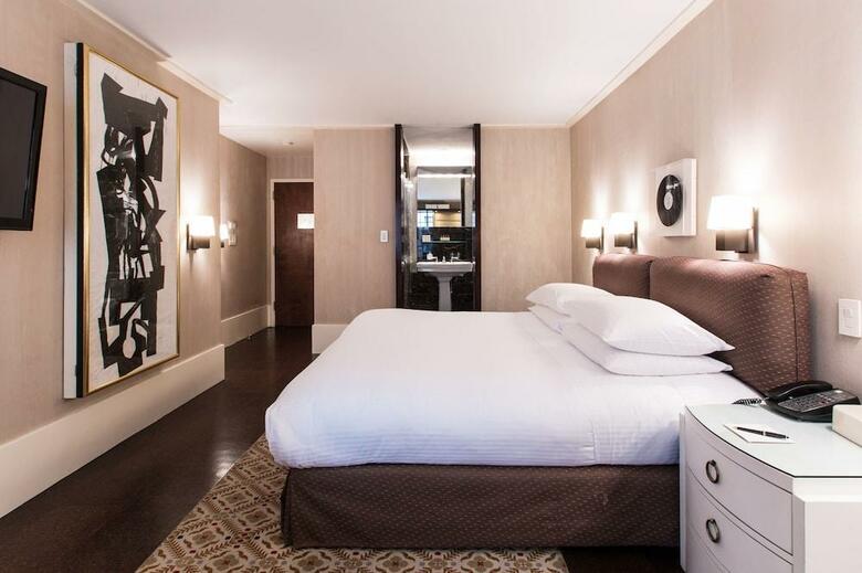 City Club Hotel