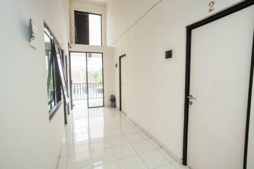 Hostal Reddoorz @ Mayjen Sungkono