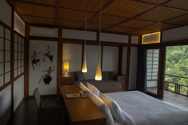 Hotel Suarapura Resort & Spa